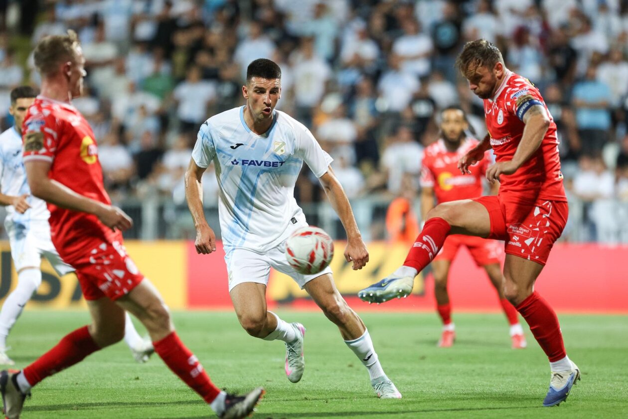 Susret Rijeke i Shelbournea u prvoj utakmici trećeg pretkola za ulazak u Europsku ligu Susret Rijeke i Shelbournea u prvoj utakmici trećeg pretkola za ulazak u Europsku ligu