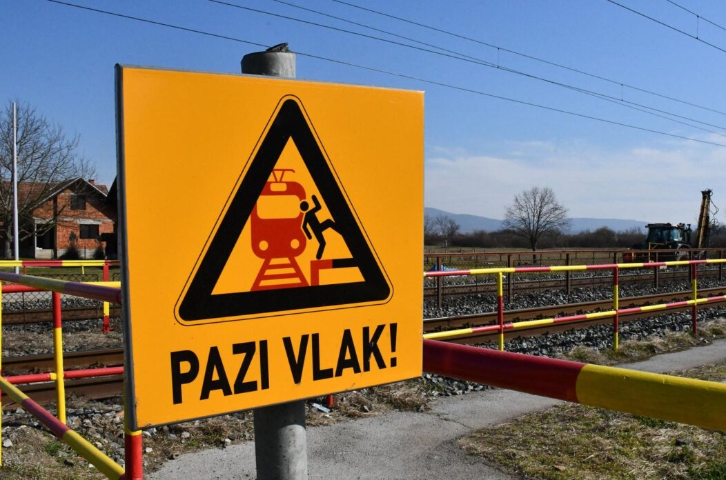 Zapolje: Žena i dijete smrtno stradali u naletu vlaka