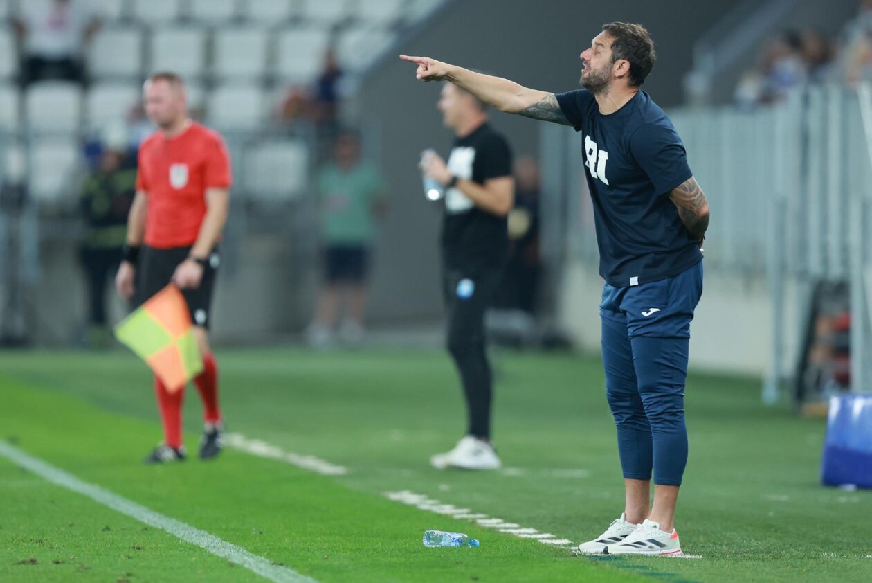 Osijek i Rijeka sastali se u 2. kolu SuperSport HNL-a Osijek i Rijeka sastali se u 2. kolu SuperSport HNL-a