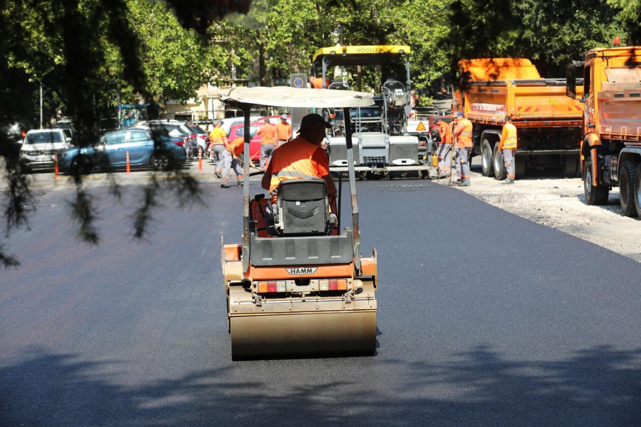 Rijeka: Asfaltiranje Trga braće Mažuranić Rijeka: Asfaltiranje Trga braće Mažuranić