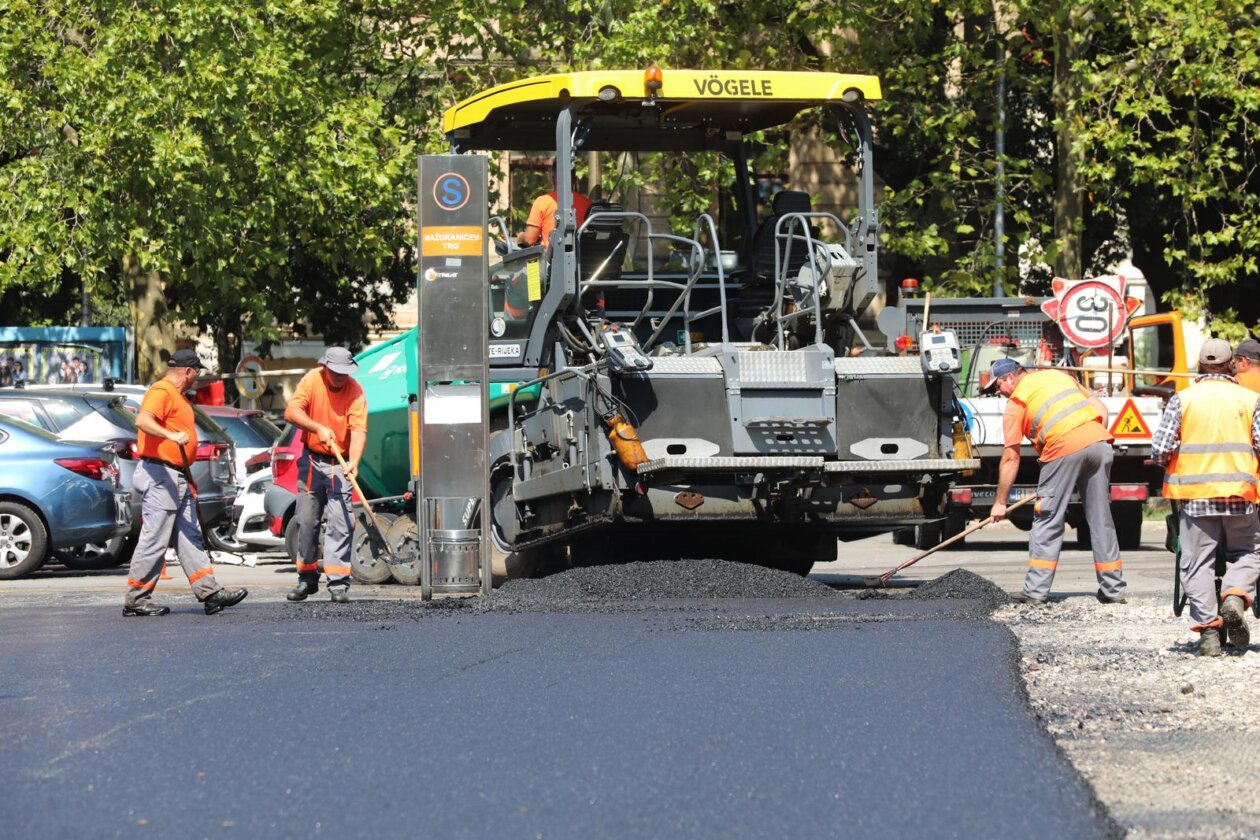 Rijeka: Asfaltiranje Trga braće Mažuranić Rijeka: Asfaltiranje Trga braće Mažuranić