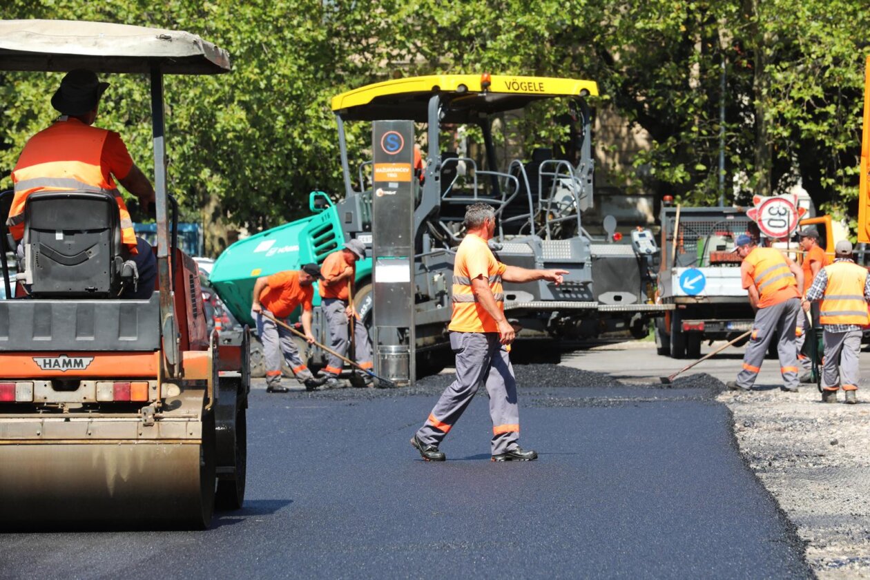 Rijeka: Asfaltiranje Trga braće Mažuranić Rijeka: Asfaltiranje Trga braće Mažuranić