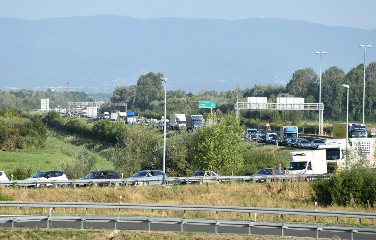 Zagreb: Lančani sudar na autocesti A3 kod Rugvice, jedna osoba poginula