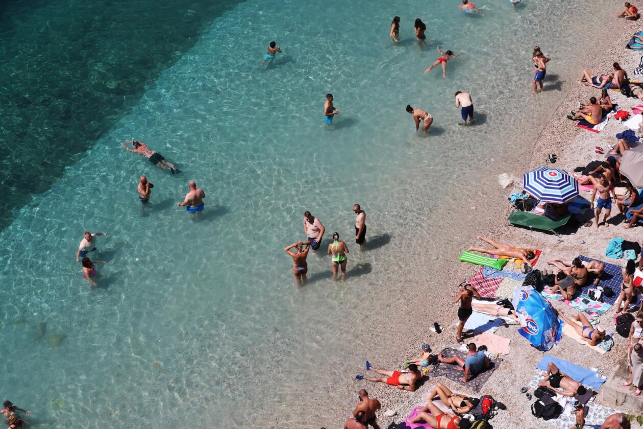 Rijeka: Kupači na gradskoj plaži Sablićevo