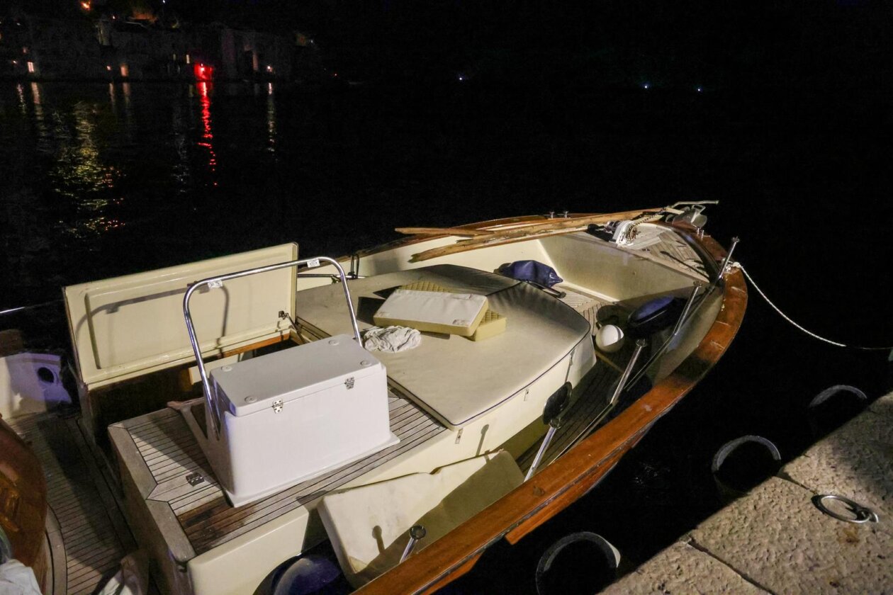 Rovinj: Gliser se zabio u rivu Rovinj: Gliser se zabio u rivu