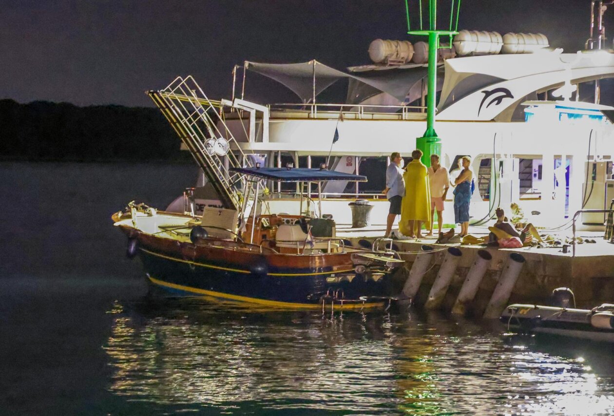 Rovinj: Gliser se zabio u rivu Rovinj: Gliser se zabio u rivu