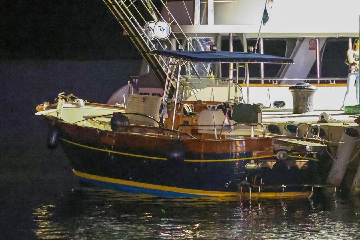 Rovinj: Gliser se zabio u rivu Rovinj: Gliser se zabio u rivu