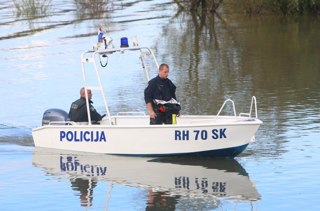 Prevrnuo se čamac na Korani s trojicom Karlovčana: Jedan isplivao, za dvojicom se traga