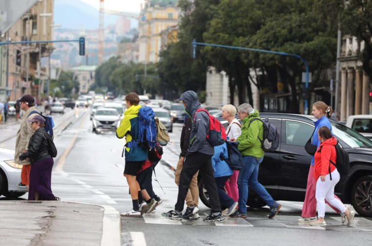 Rijeka: Kišni dan u gradu