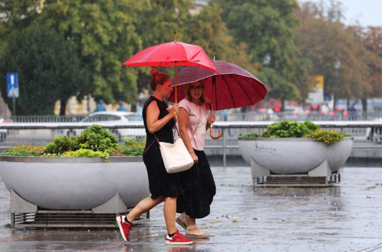 Rijeka: Kišni dan u gradu