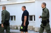 Pula: Privođenje osumnjičenih za napad na slovenske turiste u Umagu Pula: Privođenje osumnjičenih za napad na slovenske turiste u Umagu