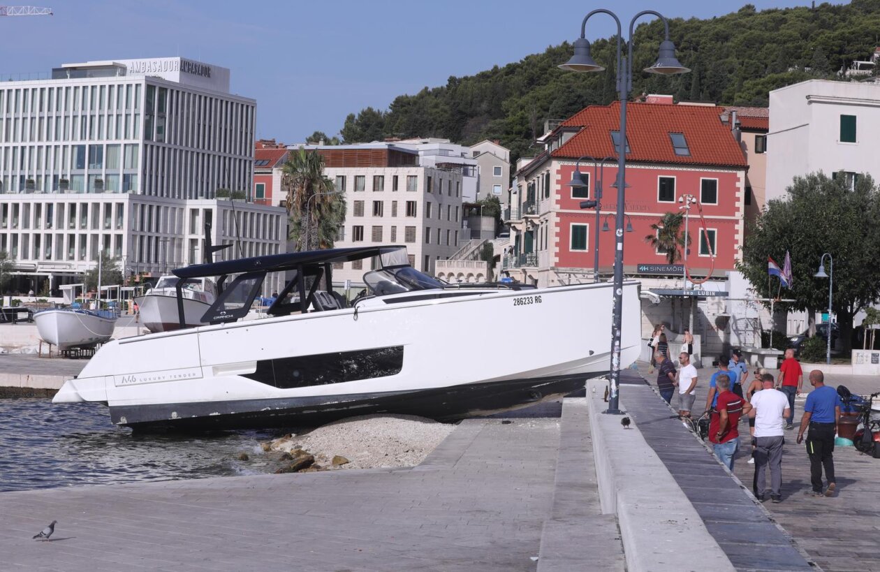 Split: Pomorska nesreća na Matejuški, gliser se nasukao u punoj brzini