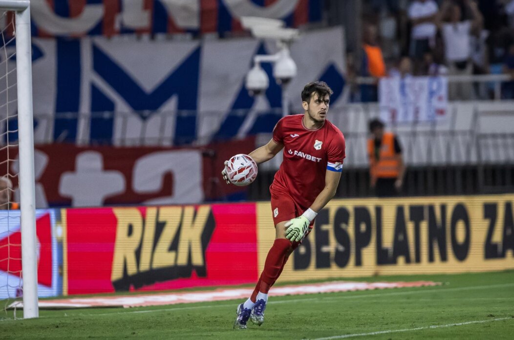 Split: Hajduk i Rijeka sastali su se u 5. kolu SuperSport HNL-a Split: Hajduk i Rijeka sastali su se u 5. kolu SuperSport HNL-a