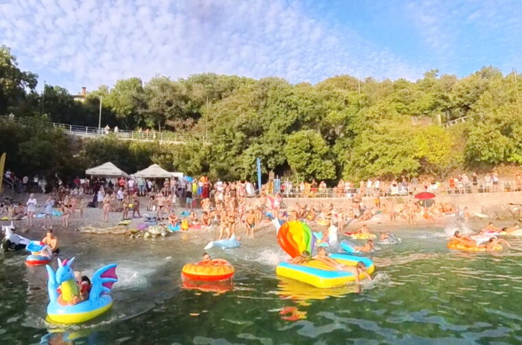 Rijecke-karnevalske-mokre-igre