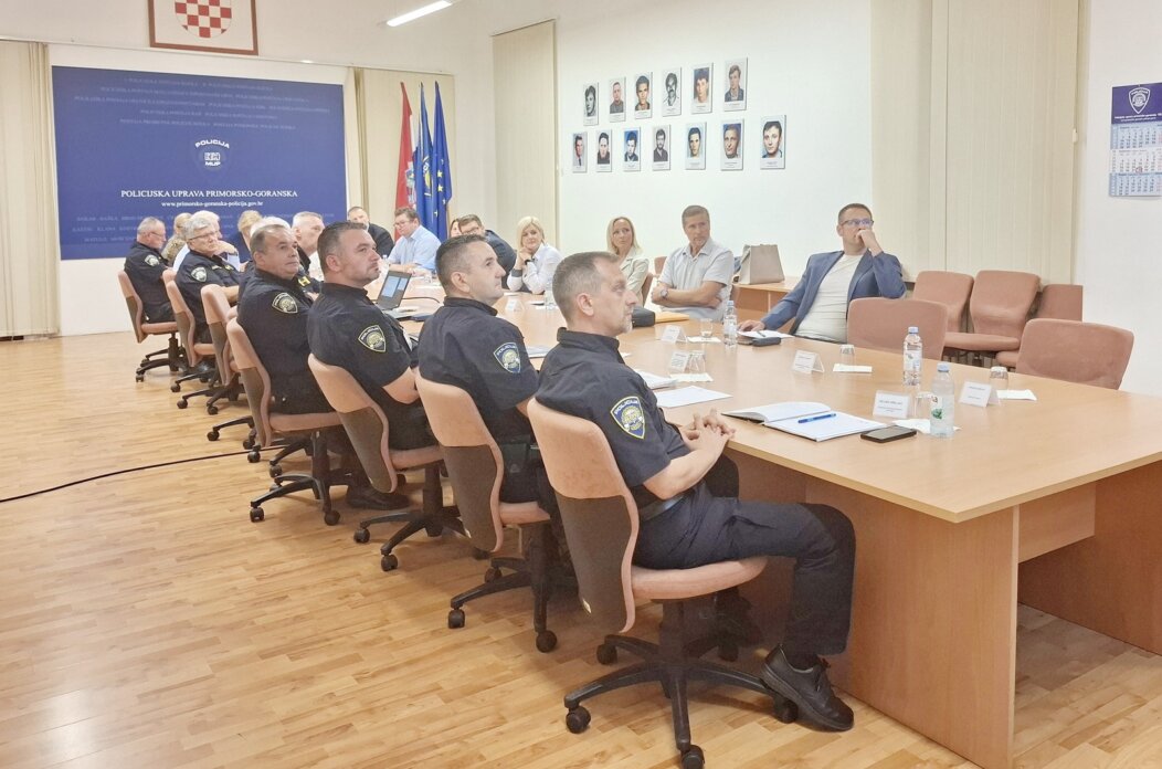 Sastanak-nacelnika-Policijske-uprave-i-gradonacelnice-Grada-Rijeke-4
