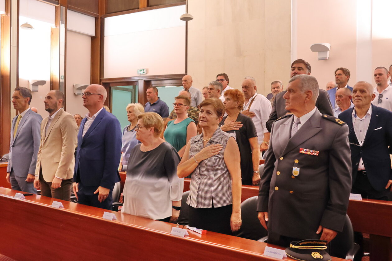 Svecana-akademija30.-obljetnica-Oluje-10