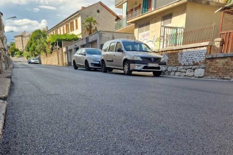 Ulica-Brace-Branchetta-dobila-novi-asfaltni-sloj-4 Ulica-Brace-Branchetta-dobila-novi-asfaltni-sloj-4