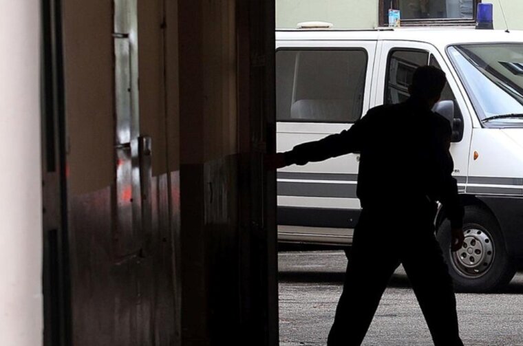 f4117718-b4ce-4d4f-af97-4b1e5b5b592b