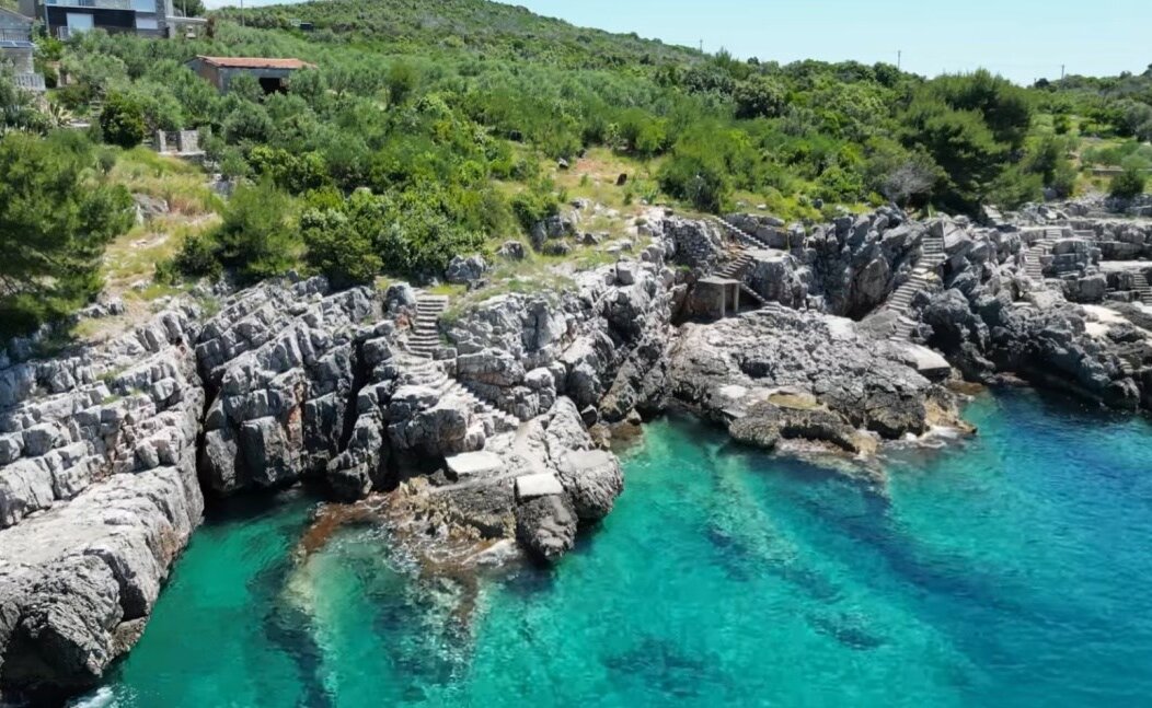 0e122743-9ce9-4536-bd21-5fcfa6995c9b