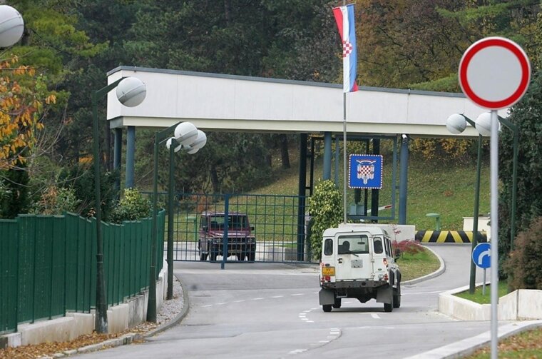 6a98d44d-c813-49d8-8788-b5c793a4a78f