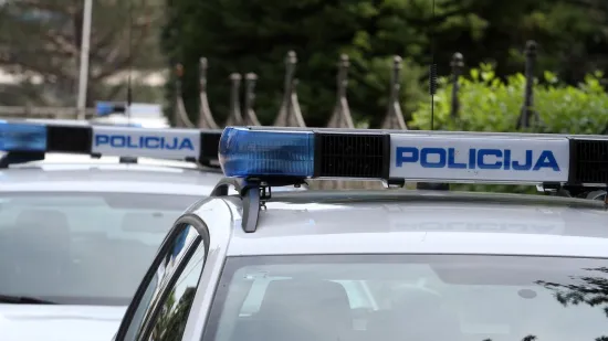 H-b0e7c879-b629-449b-9e9f-78b64666f446-550