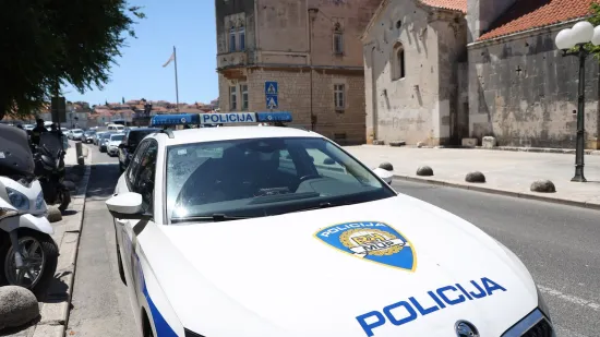 H-deebcb7b-aa50-46a1-806f-bde117b6c9c1-550