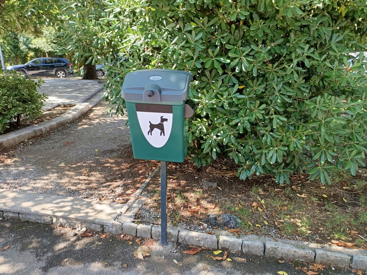 Kanta-za-pseci-izmet-Slavka-Krautzeka-23 Kanta-za-pseci-izmet-Slavka-Krautzeka-23