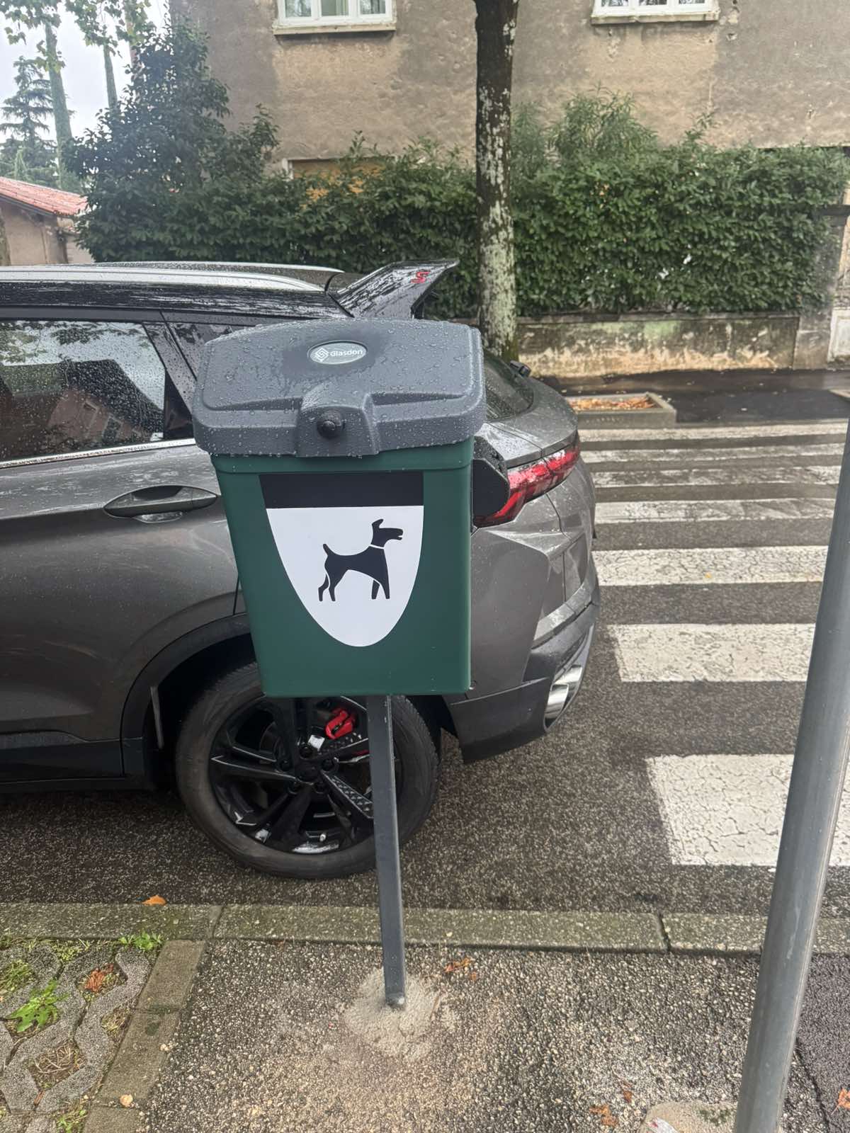 Kanta-za-pseci-izmet-Slavka-Krautzeka-51 Kanta-za-pseci-izmet-Slavka-Krautzeka-51