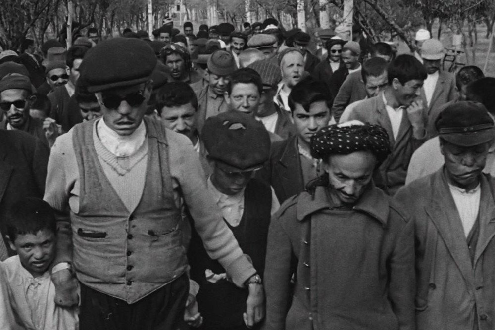 Kuća je crna, r. Forugh Farrokhzad