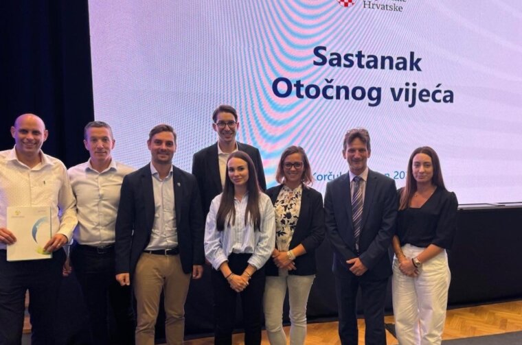 NASLOVNA-otocki-sastanak-1