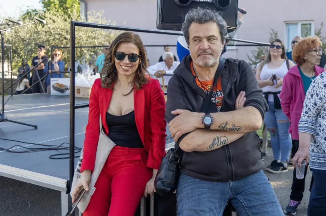 O-6b0bf583-bccc-4d70-a304-a256d09d6c6f-1200