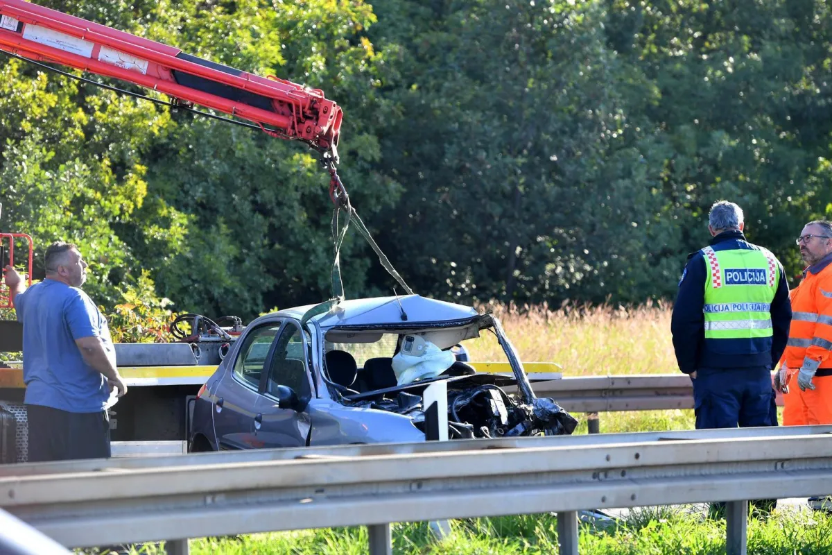 O-a4951e25-c146-4e7f-9d4b-17414ad4c07f-1200