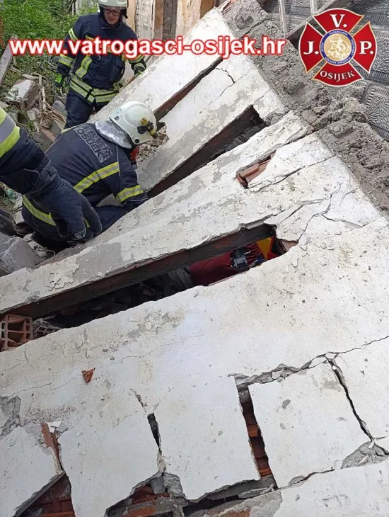 O-a9b77bff-9f9f-4b29-8b5b-e71f4f30eb15-550