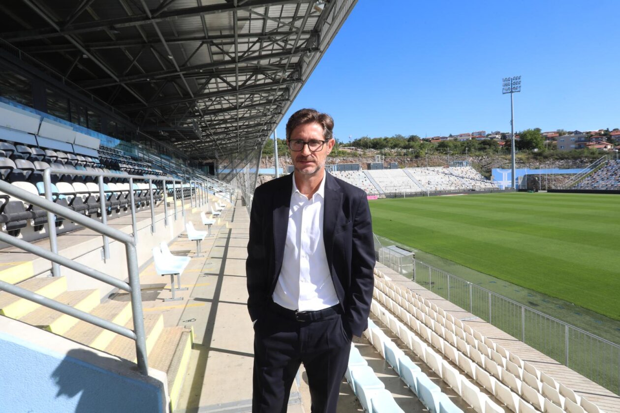 Rijeka: Novi trener Rijeke Victor Sanchez predstavljen na Rujevici