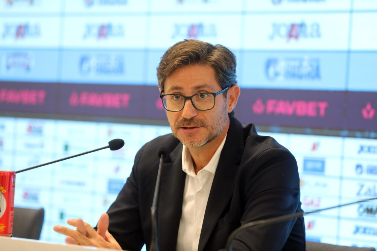 Rijeka: Novi trener Rijeke Victor Sanchez predstavljen na Rujevici