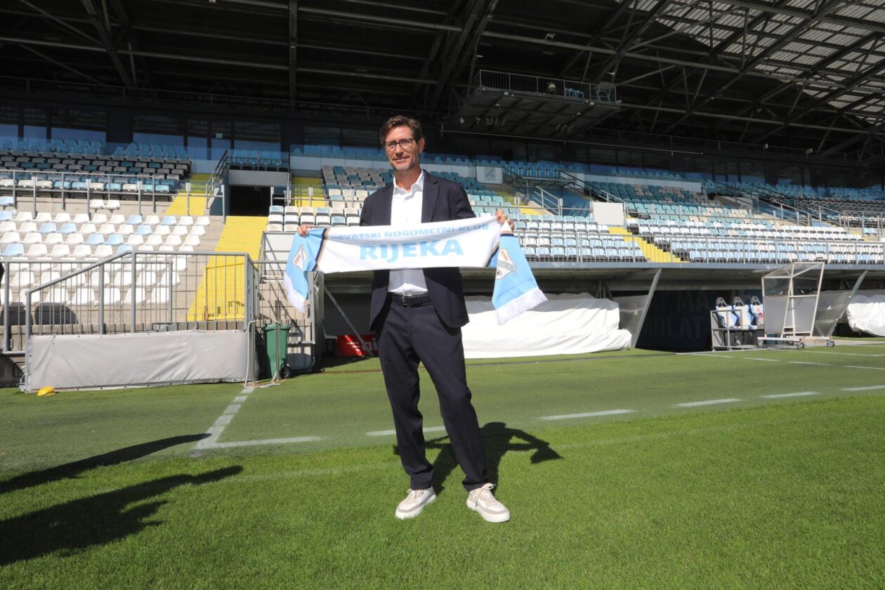 Rijeka: Novi trener Rijeke Victor Sanchez predstavljen na Rujevici