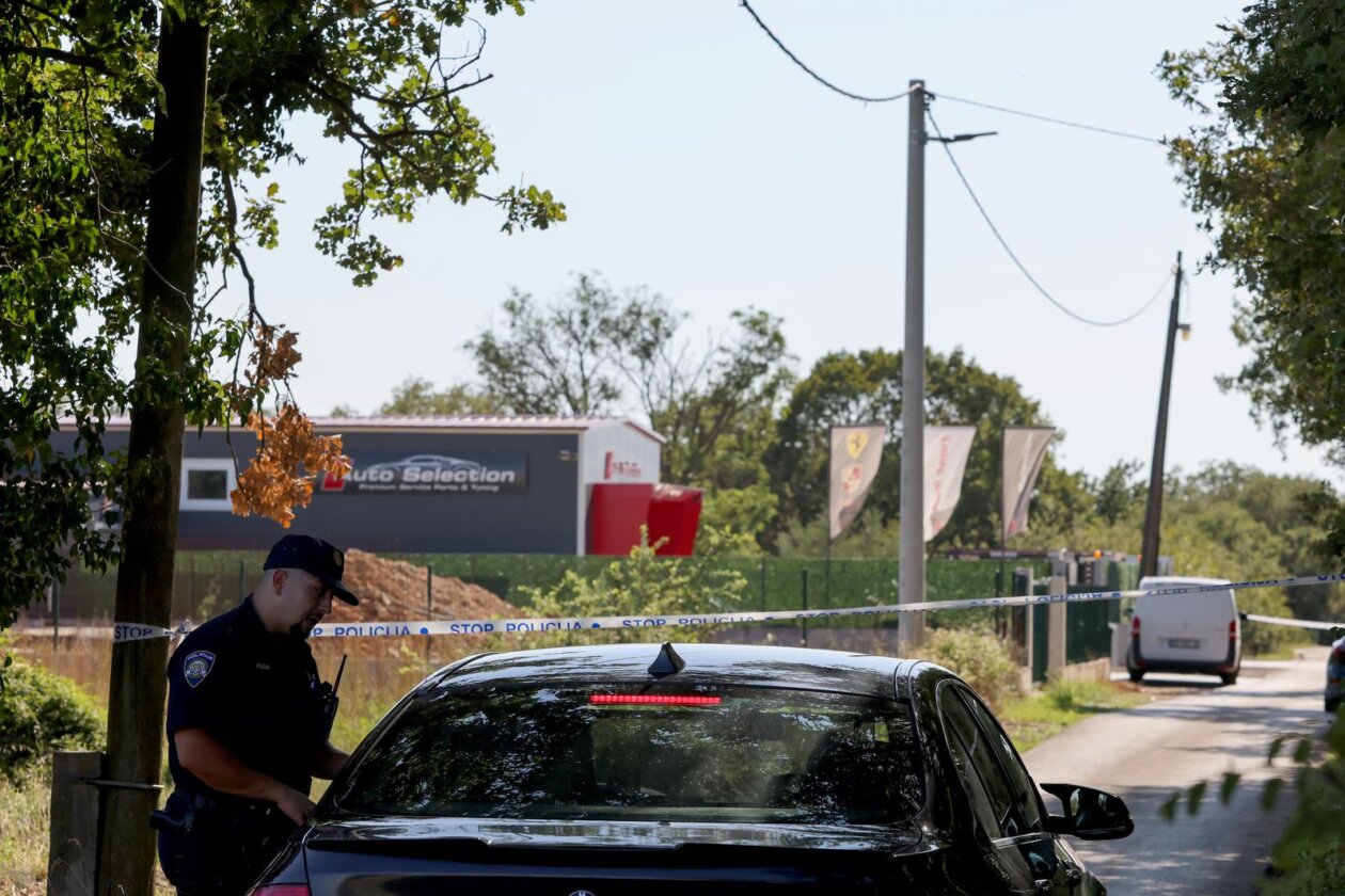 Briševo: Ozlijeđen vlasnik autosalona u pucnjavi, očevid je u tijeku Briševo: Ozlijeđen vlasnik autosalona u pucnjavi, očevid je u tijeku