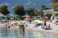 Rijeka: Građani uživaju u suncu i moru na Kantridi