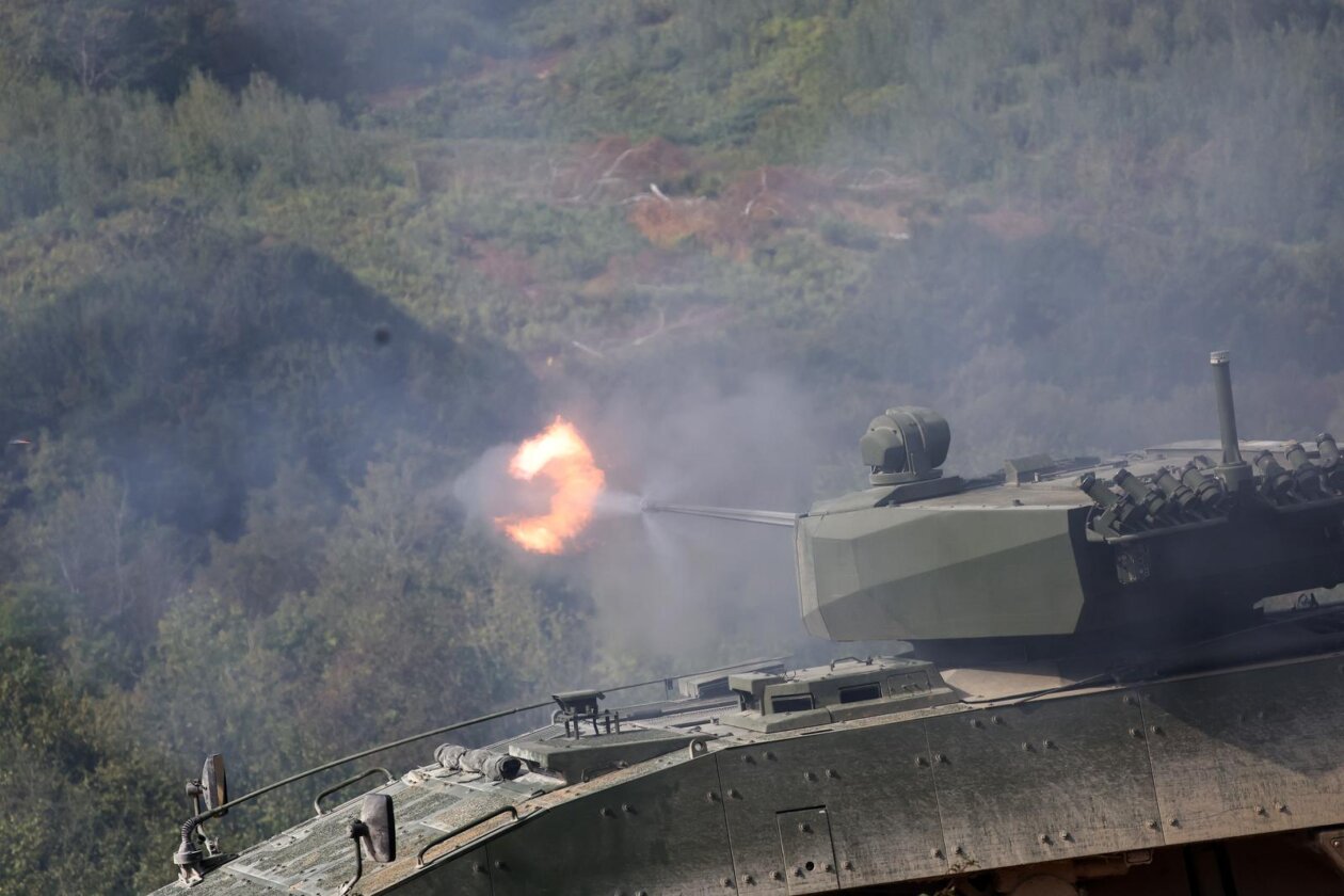 Slunj: Demonstracija sposobnosti manevra i borbene moći svih novonabavljenih sustava OSRH Slunj: Demonstracija sposobnosti manevra i borbene moći svih novonabavljenih sustava OSRH