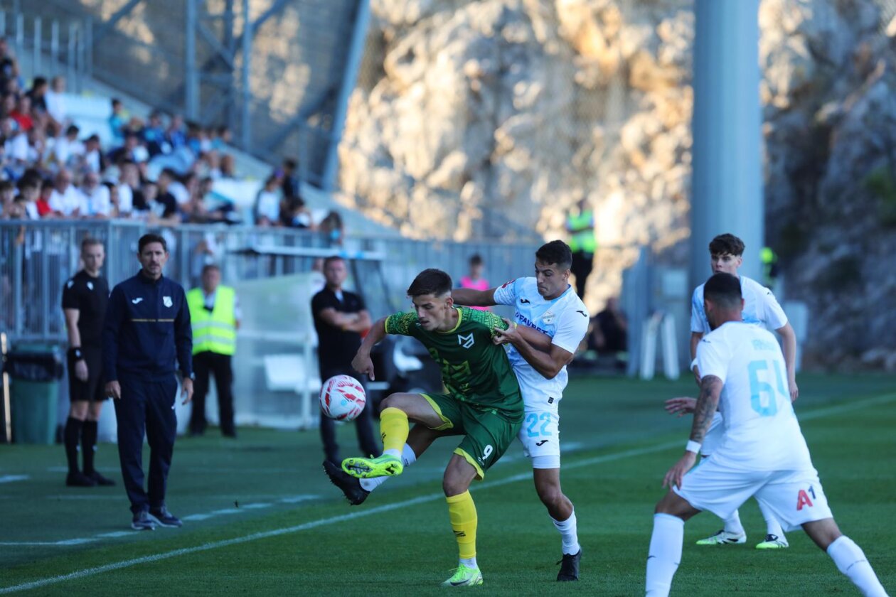 Rijeka: Utakmica šesnaestina finala nogometnog kupa Hrvatske između NK Maksimira i HNK Rijeke.