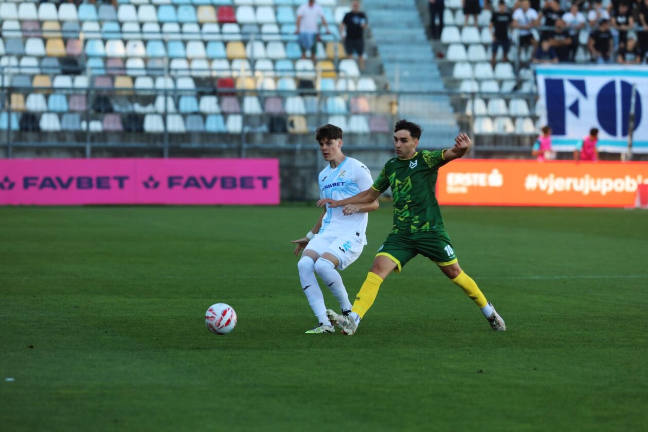 Rijeka: Utakmica šesnaestina finala nogometnog kupa Hrvatske između NK Maksimira i HNK Rijeke.