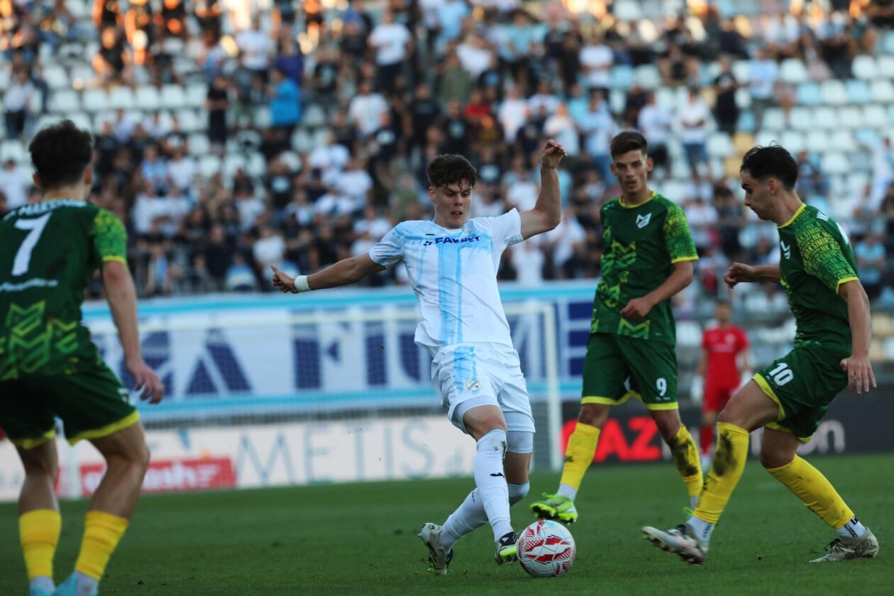 Rijeka: Utakmica šesnaestina finala nogometnog kupa Hrvatske između NK Maksimira i HNK Rijeke.