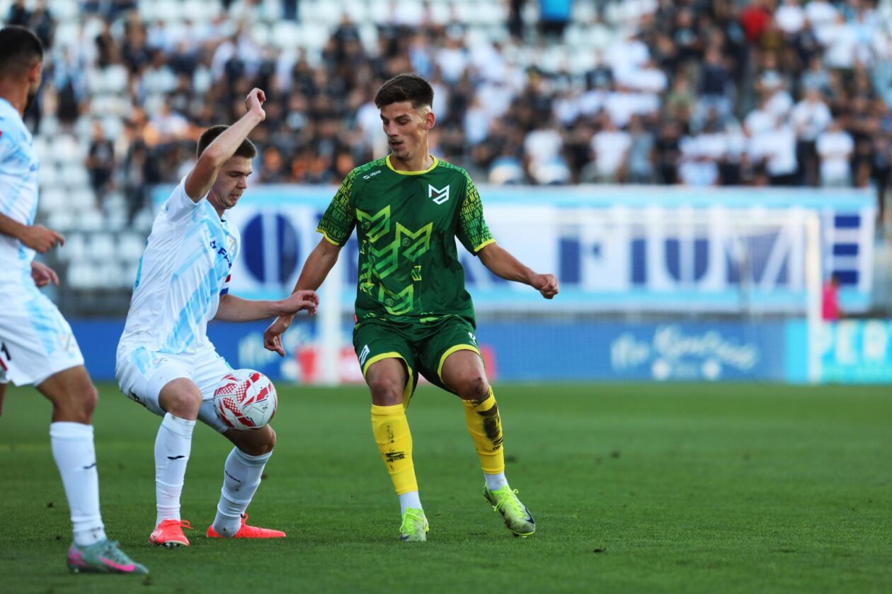 Rijeka: Utakmica šesnaestina finala nogometnog kupa Hrvatske između NK Maksimira i HNK Rijeke.