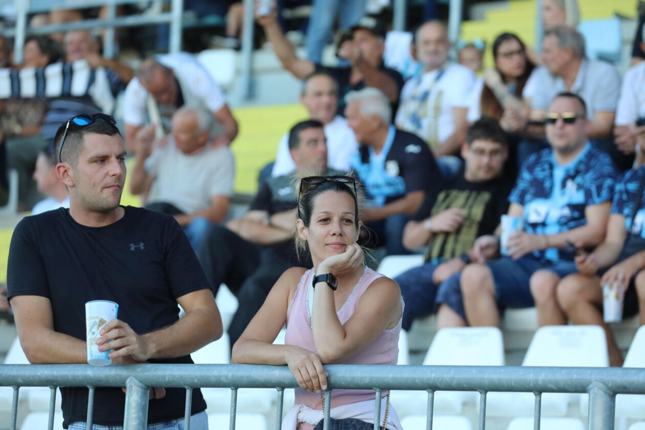 Rijeka: Utakmica šesnaestina finala nogometnog kupa Hrvatske između NK Maksimira i HNK Rijeke.