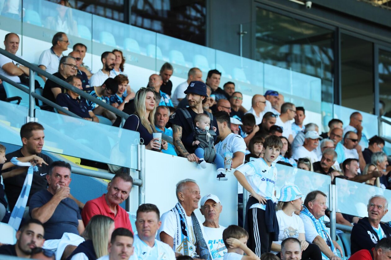 Rijeka: Utakmica šesnaestina finala nogometnog kupa Hrvatske između NK Maksimira i HNK Rijeke.