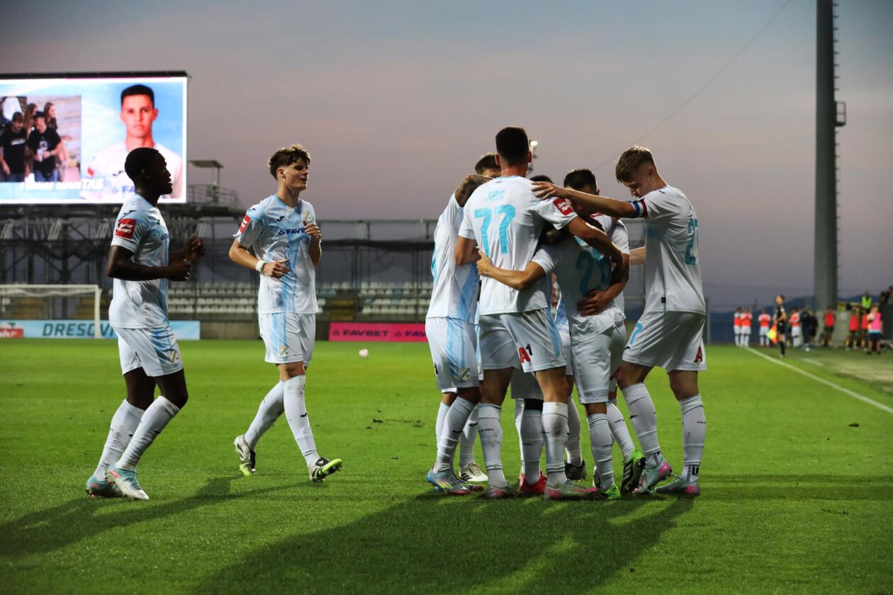 Rijeka: Utakmica šesnaestina finala nogometnog kupa Hrvatske između NK Maksimira i HNK Rijeke.