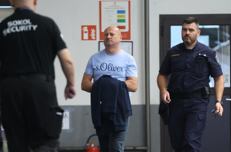 Zagreb: U prostorije USKOK-a doveden i uhićeni policajac