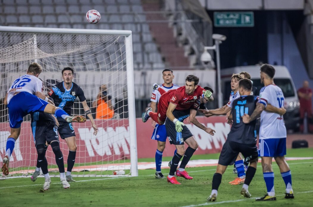 Split: Hajduk i Rijeka sastali su se u 5. kolu SuperSport HNL-a Split: Hajduk i Rijeka sastali su se u 5. kolu SuperSport HNL-a