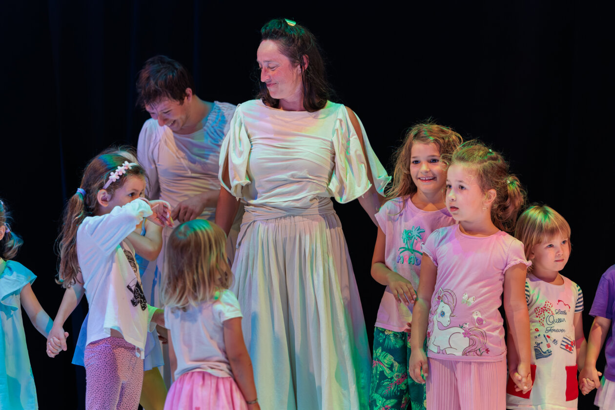 PlesniZbirkus2025_WhichPlanet_Ekscena_CukVurnekProductions (92 of 102)