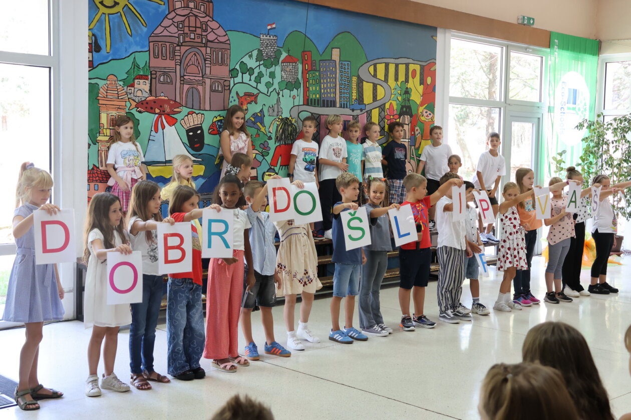 Prijem-za-prvasice-OS-Vladimir-Gortan-42 Prijem-za-prvasice-OS-Vladimir-Gortan-42